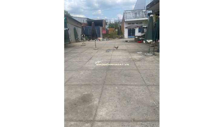 BÁN ĐẤT TẠI CHỢ DT81M2 SHR TRÊN ĐẤT CÓ NHÀ TIỀN CHẾ CỬA KÉO ĐÀI LOAN 950TR LH:0974004184 GẶP TRUNG.