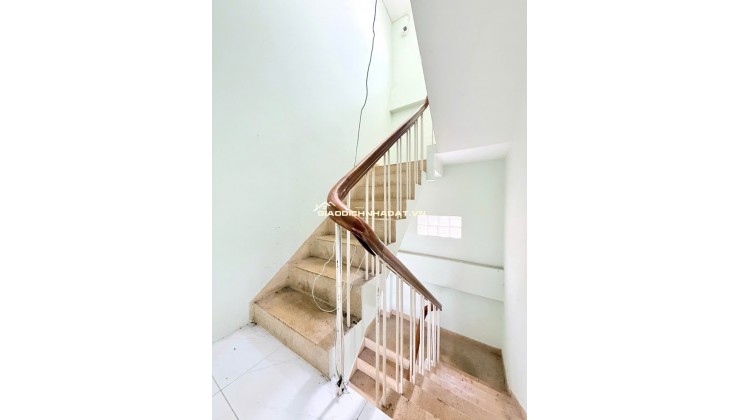 Bán nhà hẻm Lê Quang Định, P14, Bình Thạnh. 45m², 3 tầng, 6PN, 6WC. Sổ đỏ. 7.9 tỷ. LH: 0903821326