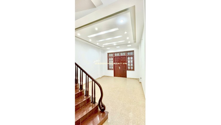  PHÂN LÔ Ô TÔ _ CÁN BỘ HOÀNG NGÂN – NHÀ ĐẸP – SÁT CÔNG VIÊN _ 66M2 _ VỈA HÈ KD