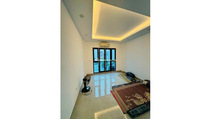 Bán nhà Nguyễn Văn Huyên 40m2x6T,  sát ô tô tránh, kinh doanh đỉnh, chỉ 15 tỷ