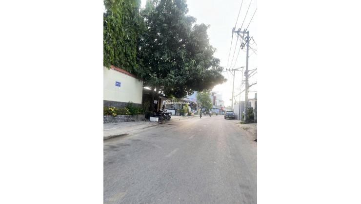 ĐẤT FULL THỔ CƯ MT NGANG 25M, DT 825M2, GIÁ 30 TỶ, ĐANG CHO THUÊ 60TR/THÁNG. LH:0985160979.