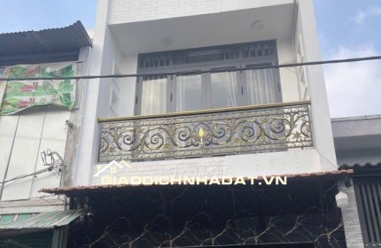 Bán nhà 2 lầu lầu xe hơi Hương Lộ 2, Phường Bình Trị Đông, Quận Bình Tân