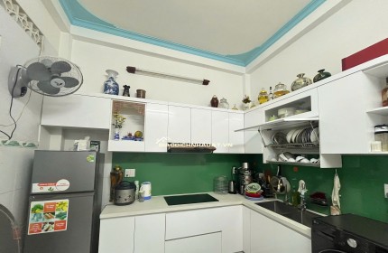 BÁN NHÀ CHÍNH CHỦ: NHỎ, ĐẸP, CHẮC CHẮN, HẺM THÔNG - RỘNG, KDC THÂN THIỆN. LH:0989051114.