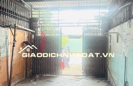 NHÀ NGAY HÒA BÌNH,PHÚ THẠNH,TÂN PHÚ. HẺM 12M THÔNG RA HẺM 110 TÔ HIỆU, 4M X 20M,2 TẦNG,NHÀ CŨ CÒN Ở ĐƯỢC CHỈ NHỈNH 90TR/M2