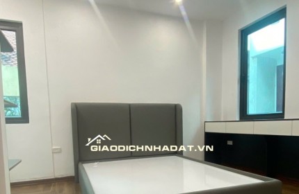 Bán nhà lô góc tt cầu giấy gần phố, ở ngay - ful nội thất đẹp thông tứ tung