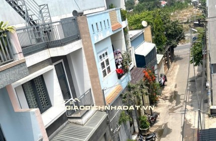 Bán nhà 3 tầng Ngô Chí Quốc Bình Chiểu Thủ Đức - 52 m² - Tặng full nội thất - 4.6 Tỷ