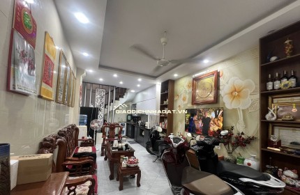 NHÀ ĐẸP QUAN HOA FULL NỘI THẤT XỊN 38m 5T nhà ngõ thông, gần phố, ngập tràn tiện ích