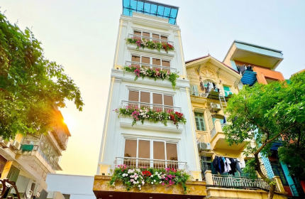 Bán nhà Cầu Giấy 6 tầng thang máy – 75m2 – ô tô tránh – lô góc thoáng - Vỉa hè rộng