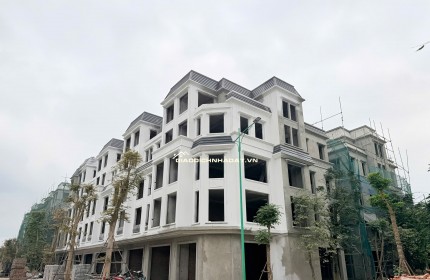 BÁN SIÊU PHẨM LIỀN KỀ  GREEN LITTLE TOWN 100M 5 TẦNG NHỈNH 17 TỶ