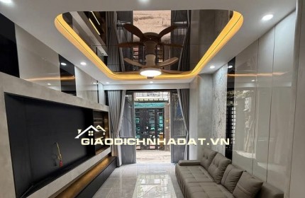 Bán CHDV Quan Nhân gần ôtô, 38m2-5T, full nội thất mới xịn xò cực đẹp, giá 11 tỷ