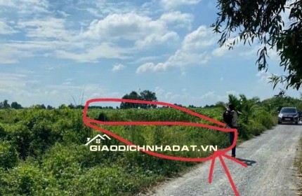 KẸT  TIỀN CẦN BÁN LÔ ĐẤT 2 MẶT TIỀN :DT 8M X 86= 688M2 CHỈ 1.6 TỶ. LH:0903198949.