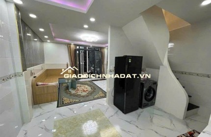 NHÀ ĐẸP Q7 - 2 TẦNG - 46m2 - GẦN MẶT TIỀN - CHỈ 3TỶ NHỈNH