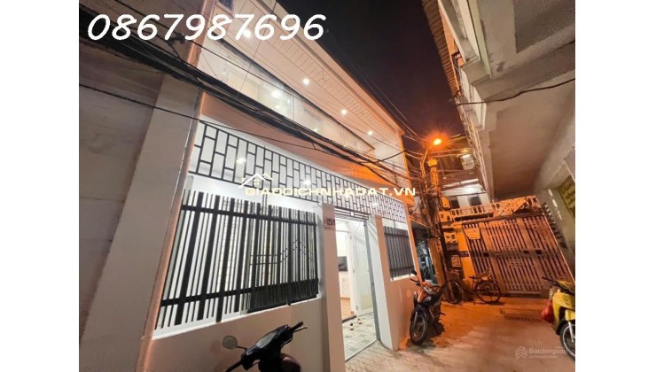Nhà 1 trệt 1 lầu hẻm 3m cách chợ Phương Sài 50m .