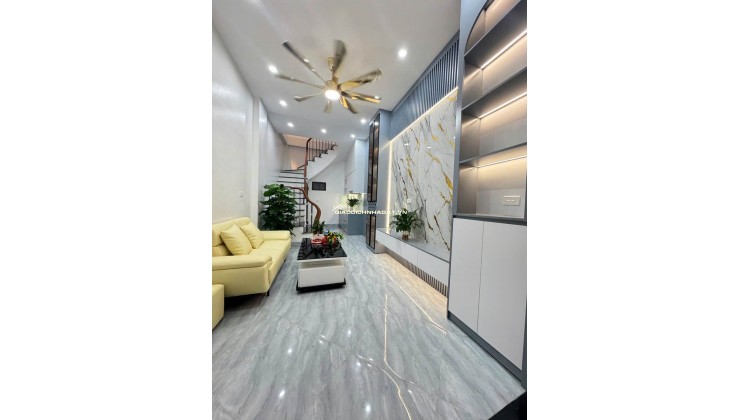 Bán  nhà Hồ Ba Mẫu, quận Đống Đa 6x tỷ ,28m, 3 ngủ , gần đường ô tô , vị trí đẹp, full nội thất, 6x tỷ