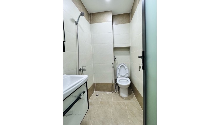 HIẾM - 3TẦNG MỚI ĐẸP - 5PHÒNG - GẦN CHỢ VÕ THÀNH TRANG - SỔ VUÔNG NỞ HẬU - 7.1TỶ. 