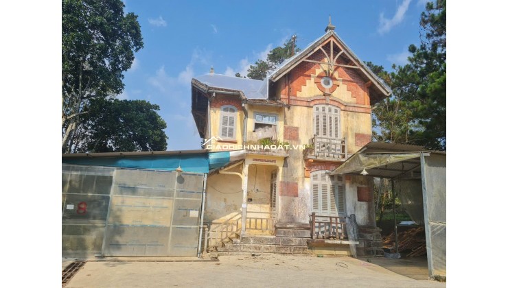 BIỆT THỰ PHÁP CỔ TTTP ĐÀ LẠT 1800M2 PHÁP LÝ RÕ RÀNG 75 TỶ. LH:0909267003.