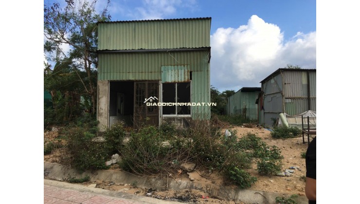 BÁN NHÀ CẤP 4 TẠI HUYỆN CÔN ĐẢO, DT 360.9 M2 - SHR - CHỈ 50TR/M2. LH:0908393271.