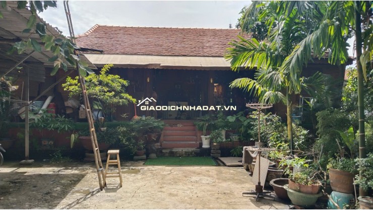 CC BÁN GẤP NHÀ C4, KHU ĐẤT ĐANG LÀM XƯỞNG CƠ KHÍ, GẦN 2500M2 SÁT MT835, CHỈ 14 TỶ. LH:0909327086.