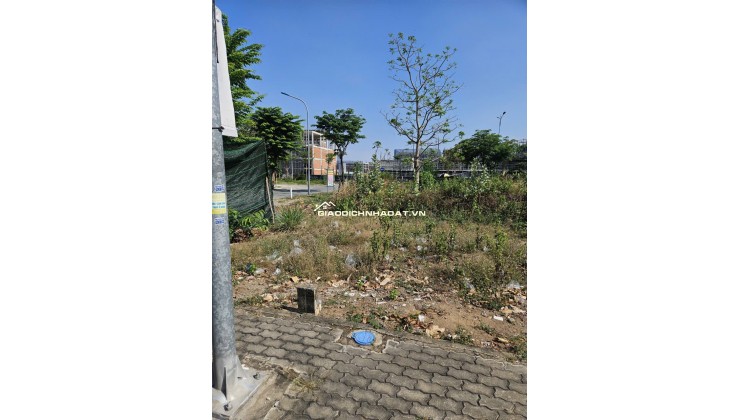 Bán đất lô góc 2 mặt tiền 104m2 khu tái định cư Nam Rạch Chiếc Q2 cũ