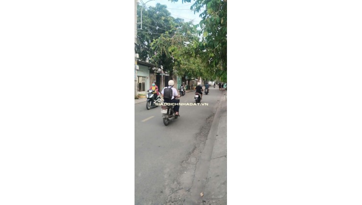 Bán nhà 1 trệt 1 lầu mặt tiền DT42, Đông Thạnh Hóc Môn tiện kinh doanh