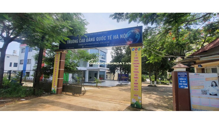 Bán mảnh đất( 8x15 )120m2 full thổ cư. xã Phú Cát Hà Nội,Cách ql21 150m, cạnh trường đại học công nghệ