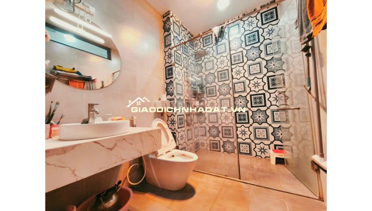 CC THANH KHOẢN GẤP MẶT ĐƯỜNG TRẦN DUY HƯNG_6 TẦNG 111m2_VỈA HÈ KINH DOANH_GIÁ SIÊU RẺ