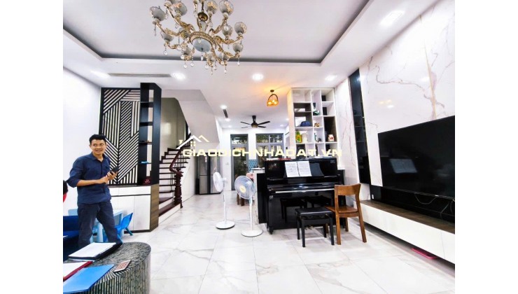 CC THANH KHOẢN GẤP MẶT ĐƯỜNG TRẦN DUY HƯNG_6 TẦNG 111m2_VỈA HÈ KINH DOANH_GIÁ SIÊU RẺ
