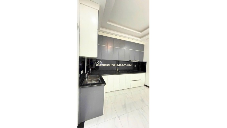 BÁN NHÀ TRUNG KÍNH_85m2_7 TẦNG THANG MÁY_KINH DOANH CÓ VỈA HÈ_GIÁ 525tr/m2