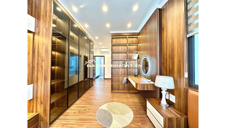8.6 tỷ nhà Đội Cấn, 6 tầng thang máy,  dân xây ở luôn, sổ chính chủ