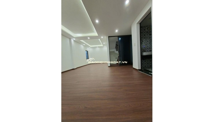BÁN NHÀ - ĐỨC GIANG - VIỆT HƯNG - NHÀ 5 TẦNG DÂN XÂY CHẮC CHẮN - MẶT NGÕ Ô TÔ THÔNG - KINH DOANH TỐT - 30M - NHỈNH 7 TỶ