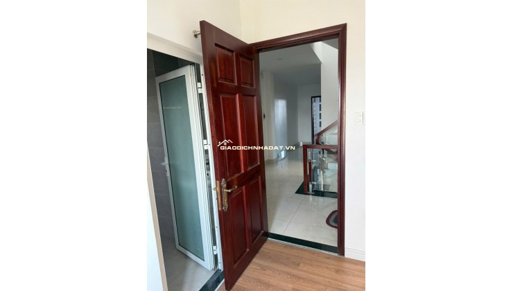 Bán nhà siêu đẹp 5x20m 1 trệt 3 lầu sân thượng MT Trịnh Quang Nghị Bình Chánh