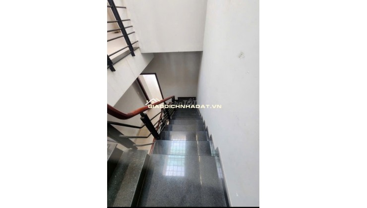 Cho thuê nhà MT 3 lầu 112 Phan Văn Hân P17 Bình Thạnh tiện kinh doanh