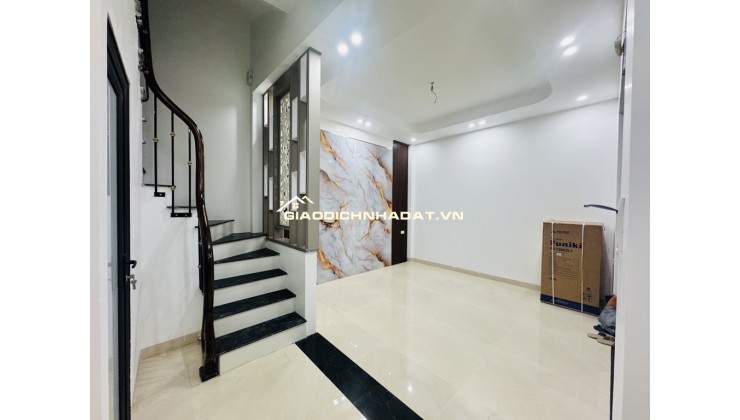 Nhà Dòng Tiền Hoặc Ở 30m - 5 Tầng - Phố Nhổn - Chỉ 6ty45 3 bước ra phố