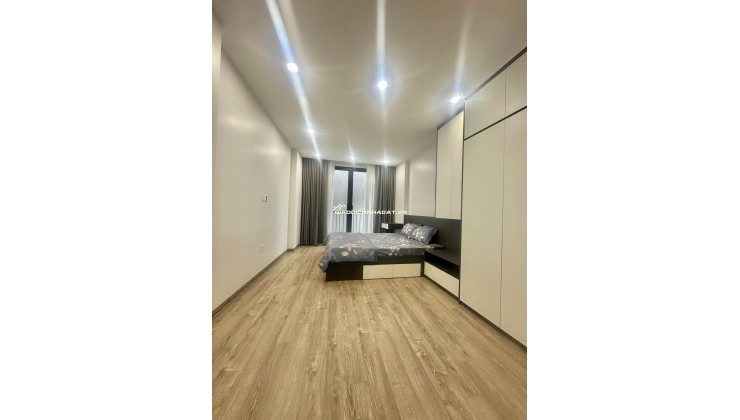 7.5 tỷ nhà trung tâm ba đình, diện tích 35m, 6 tầng, 3 ngủ, sổ chính chủ
