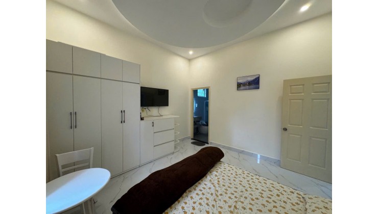 Villa sân vườn mái thái đẹp mới mẻ . Gần nhiều khu du lịch lớn