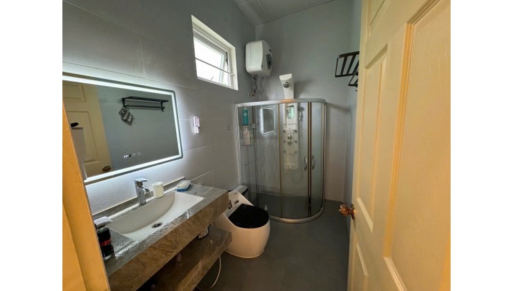Villa sân vườn mái thái đẹp mới mẻ . Gần nhiều khu du lịch lớn
