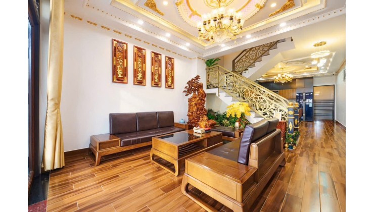 Nhà 4 lầu xây đẹp mới và tâm huyết , ngay ngã 5 đại học tiện ích đầy đủ khu đáng sống