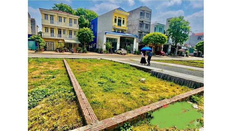 Hiện tại em còn duy nhất lô đất 100m ở Phú Cát, Hoà Lạc ( gần nút giao hoa thị)