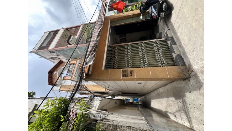 Nhà phố 3 tầng, 3 mặt tiền, hẻm ô tô, ngay tháp nước cầu Điện Biên Phủ