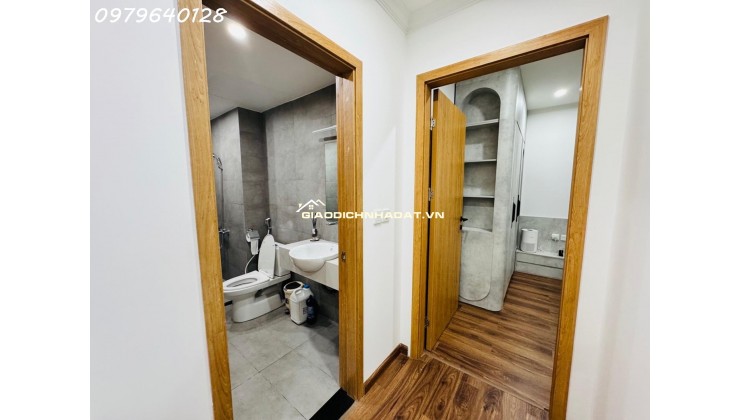 BÁN NHÀ - ĐỨC GIANG - VIỆT HƯNG - NHÀ 5 TẦNG DÂN XÂY CHẮC CHẮN - MẶT NGÕ Ô TÔ THÔNG - KINH DOANH TỐT - 30M - NHỈNH 7 TỶ