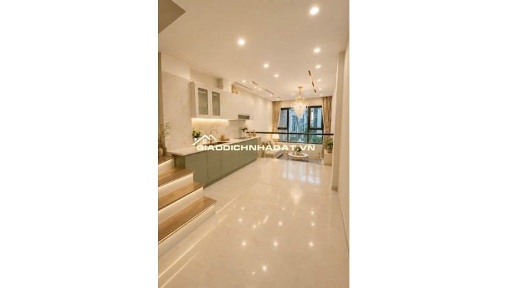 Bán nhà Phúc Lợi, Long Biên, 30m2, 6 tầng, 3PN, giá 5.9 tỷ, sổ đỏ chính chủ.