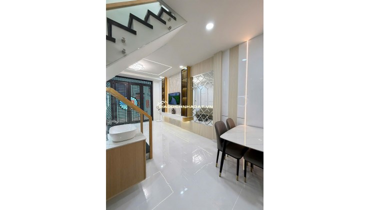 SIÊU PHẨM QUẬN TÂN PHÚ KẾ BÊN ĐẦM SEN, HXH CÁCH 1 CĂN RA MT – 40M2 NHỈNH 6TỶ LH:0965547748.