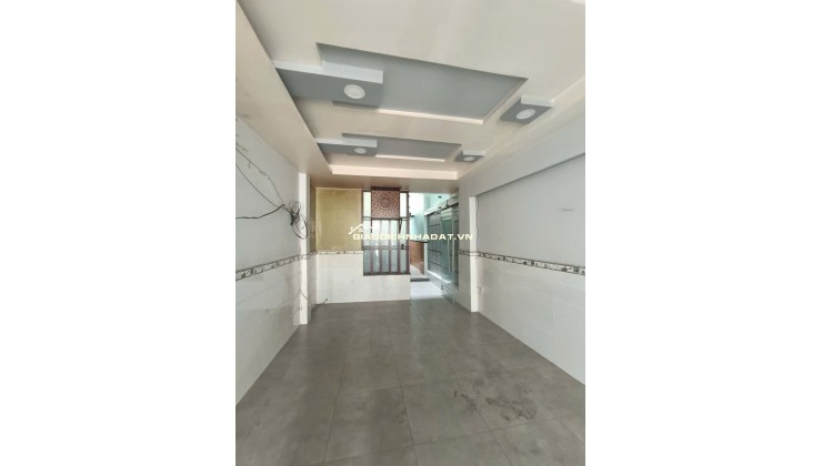 TÌM ĐÂU RA NHÀ 3 TẦNG ĐẸP - SÁT PHẠM VĂN ĐỒNG - CHỈ 8.6 TỶ