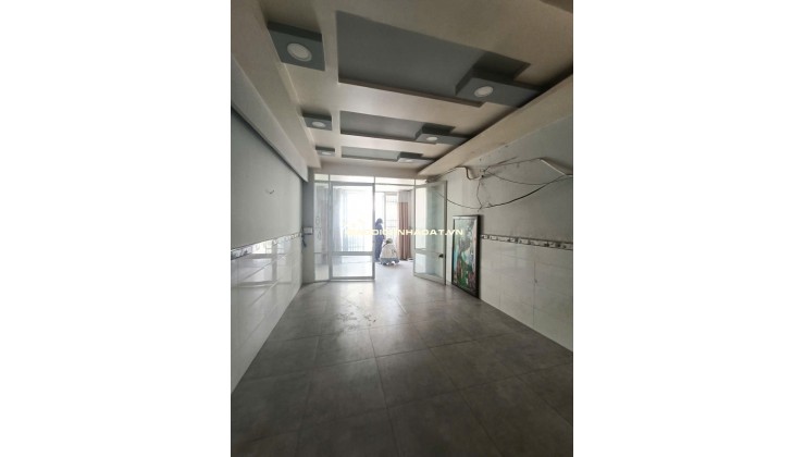 TÌM ĐÂU RA NHÀ 3 TẦNG ĐẸP - SÁT PHẠM VĂN ĐỒNG - CHỈ 8.6 TỶ
