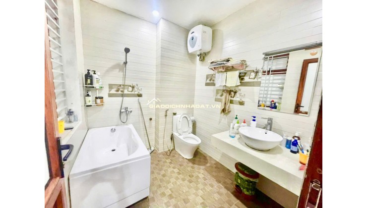  GIẢM CHÀO 5 TỶ – LK ĐỖ QUANG – 70M² – VỈA HÈ 2 BÊN – THANG MÁY – Ô TÔ – GIÁ HƠN 30,5TY