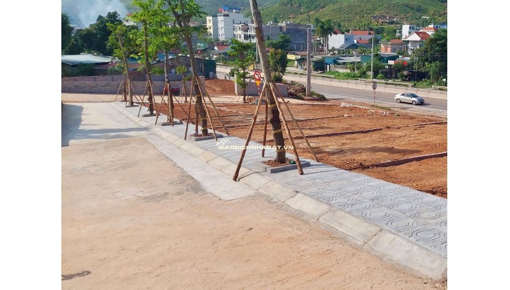 BÁN ĐẤT MẶT TIỀN QL18 – SÁT VÁCH VINHOMES – SỔ ĐỎ SẴN SÀNG CÔNG CHỨNG!