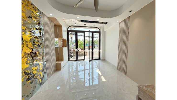 Cần bán nhà Mặt Tiền mới hoàn thiện kinh doanh Phường Tân Đinh. Quận 1