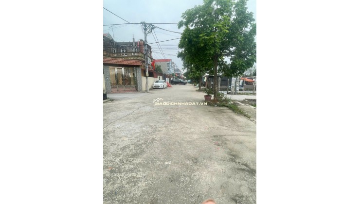 chính chủ bán đất, gần trường học, vị trí đẹp để kinh doanh