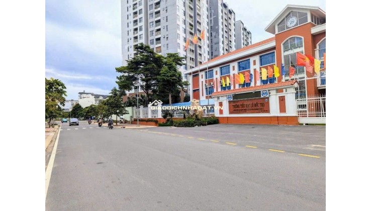 NHÀ PHỐ KIỂU BIỆT THỰ CÓ SÂN VƯỜN TẠI GÒ VẤP - 215M2 CHỈ 17.5 TỶ. LH:0963492727.
