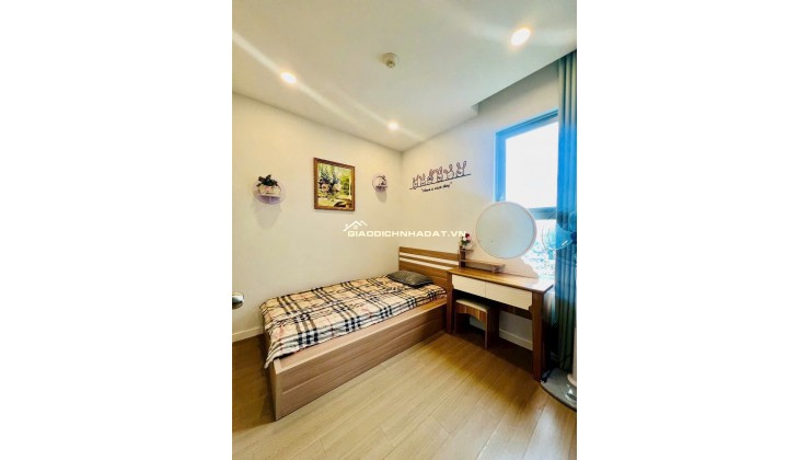 Chung cư 590 CMT8, P.9, Q3: 85m2, 2p ngủ, ban công, 11tr/th